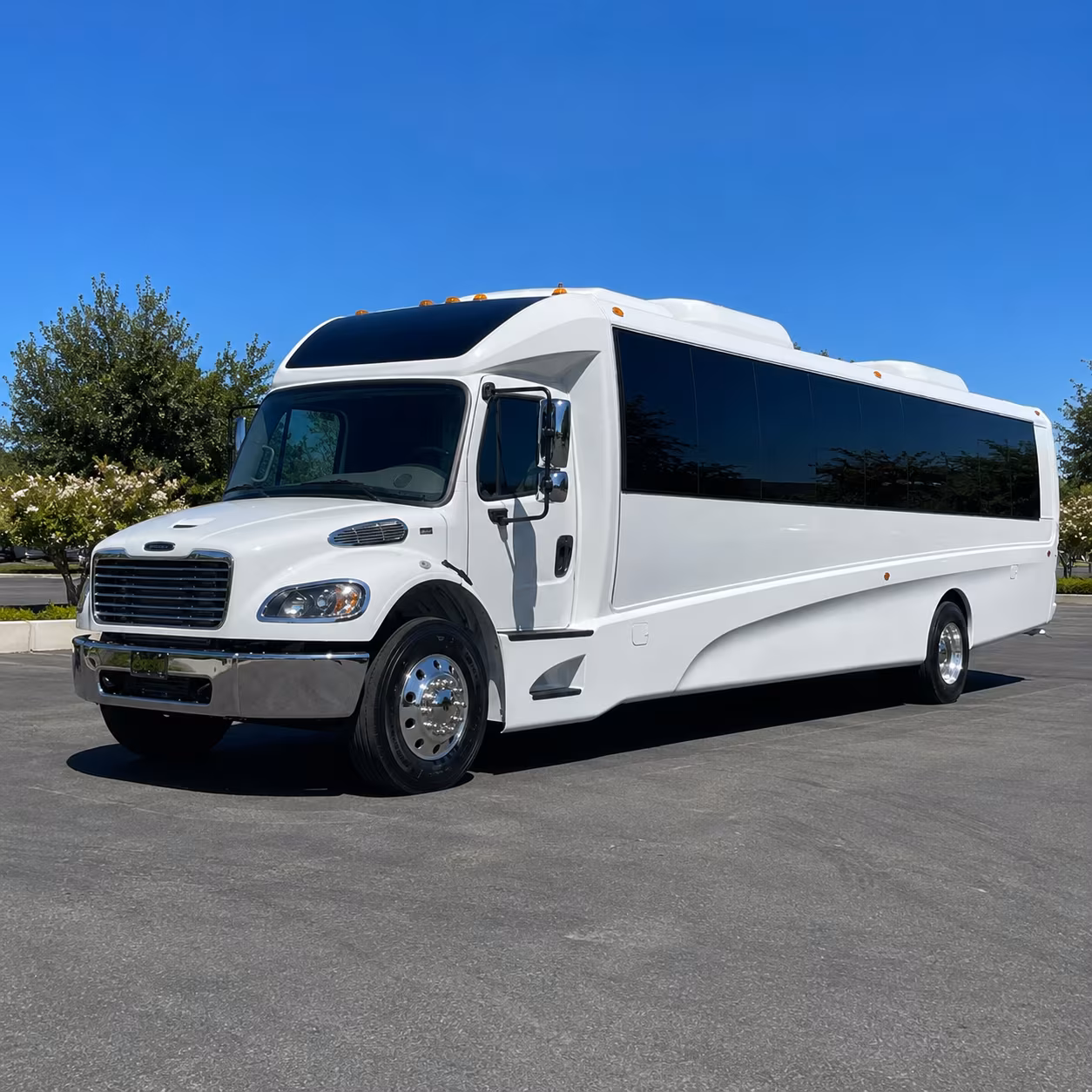 bus rentals for bands groups and performers traveling through inglewood