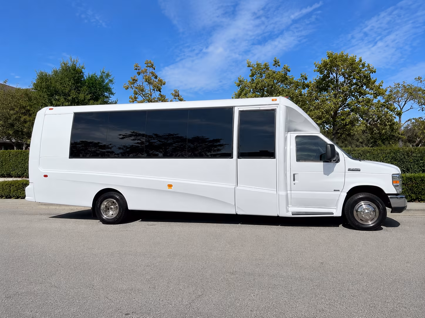 convention and conference shuttle buses in inglewood and the south bay