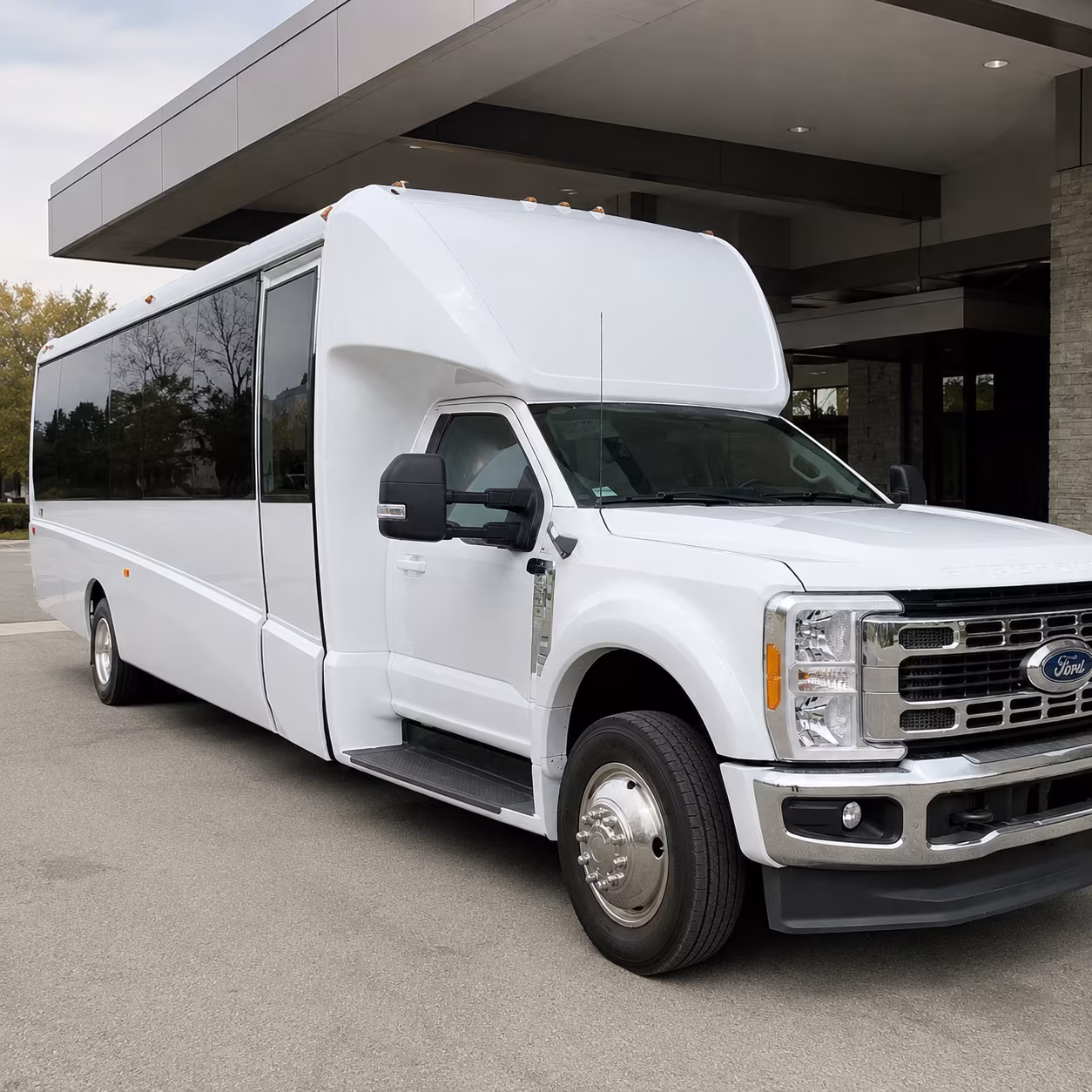 corporate and convention shuttle buses serving inglewood