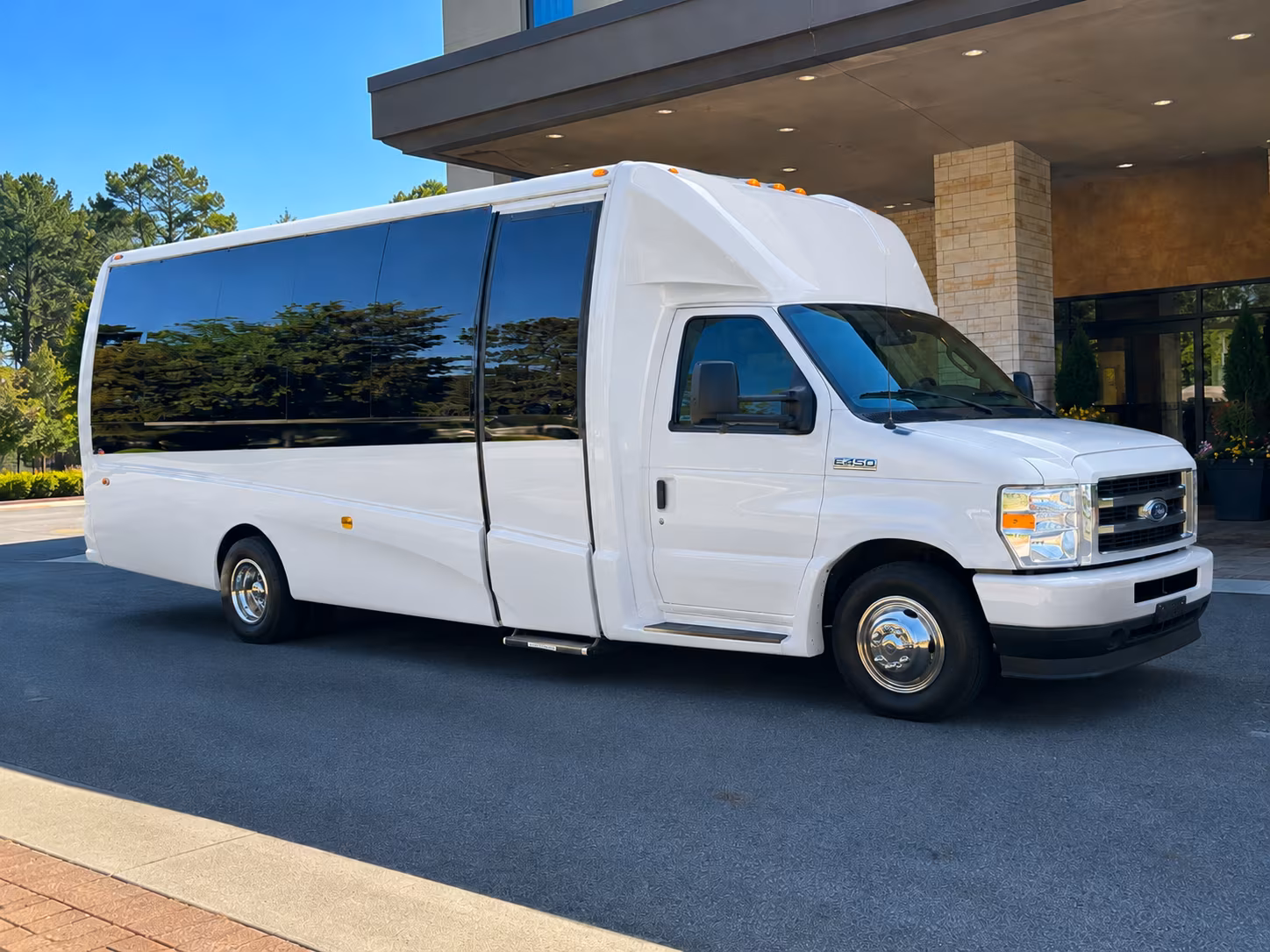 corporate group buses for the kia forum and inglewood entertainment campus