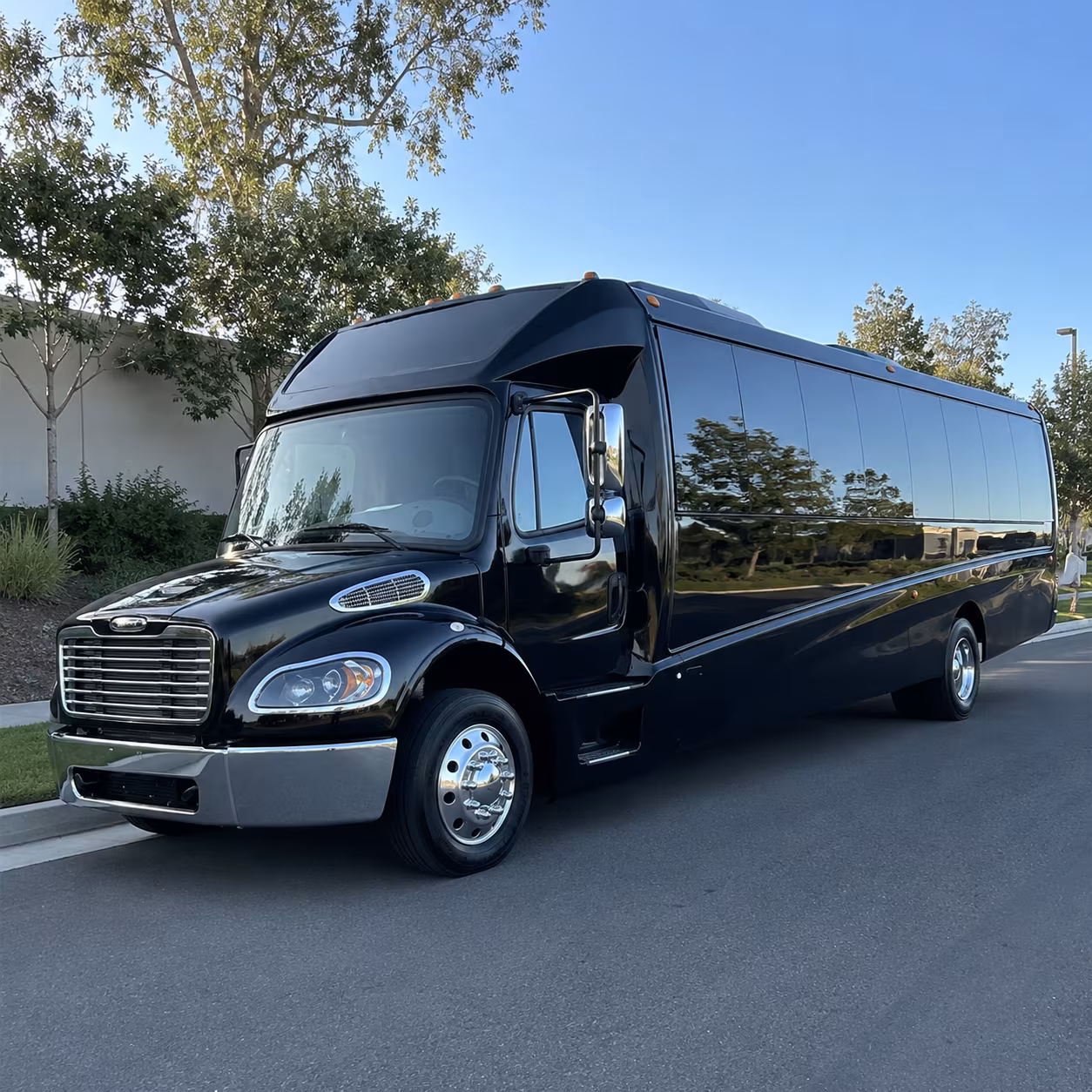 inglewood 30 passenger minibus