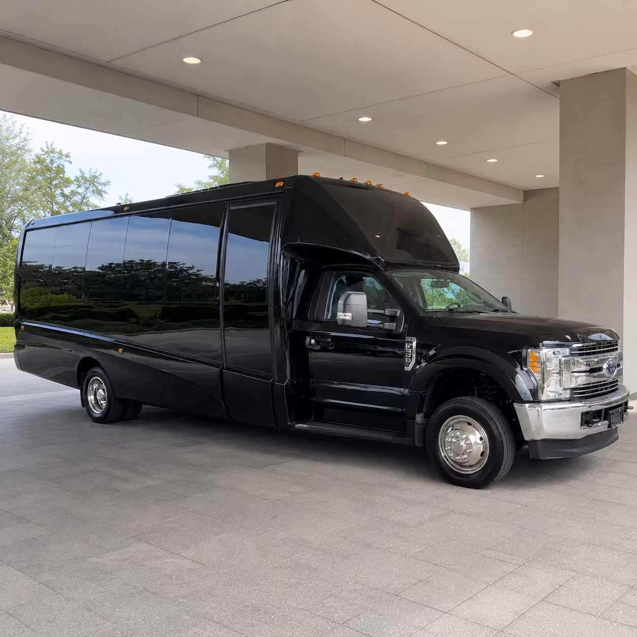 party buses and charter buses to clippers games at intuit dome